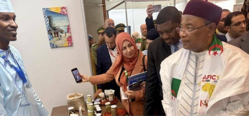 Visite officielle du stand du Tchad au Forum africain de l'investissement et du commerce
