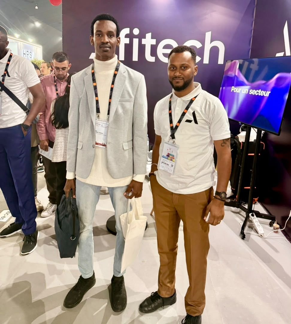 Sur un stand lors d'un salon fintech